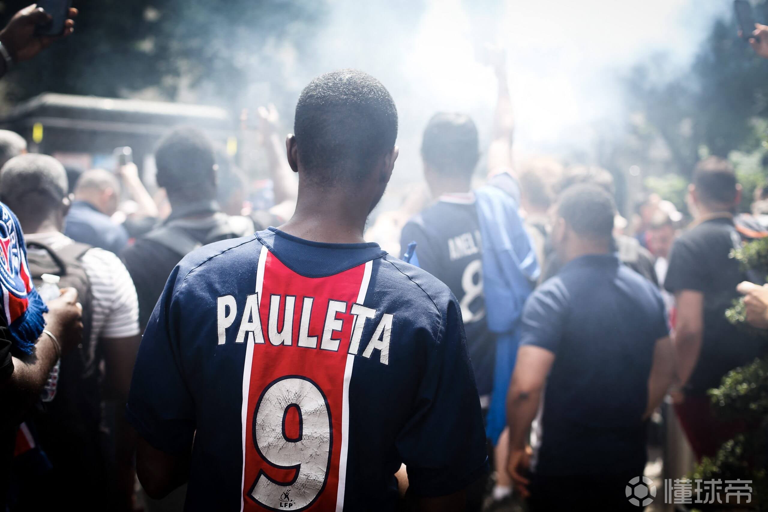 九游体育-巴黎圣日耳曼主场大捷，球员赛后激动庆祝胜利，主要这个这样国家.-九游体育